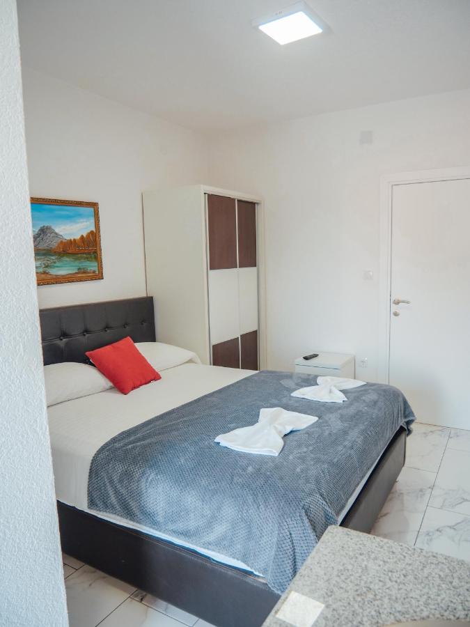 Apartments Gjenashaj ウルツィニ エクステリア 写真