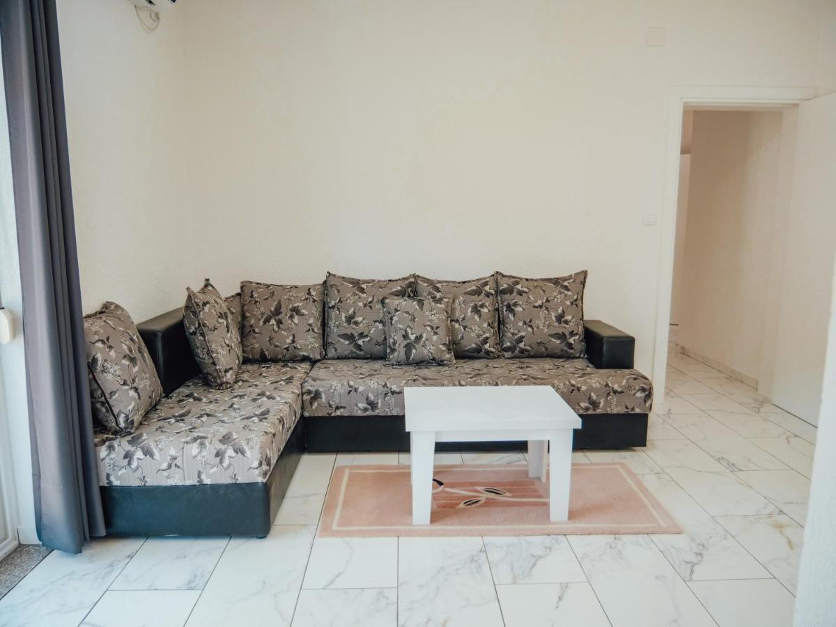 Apartments Gjenashaj ウルツィニ エクステリア 写真