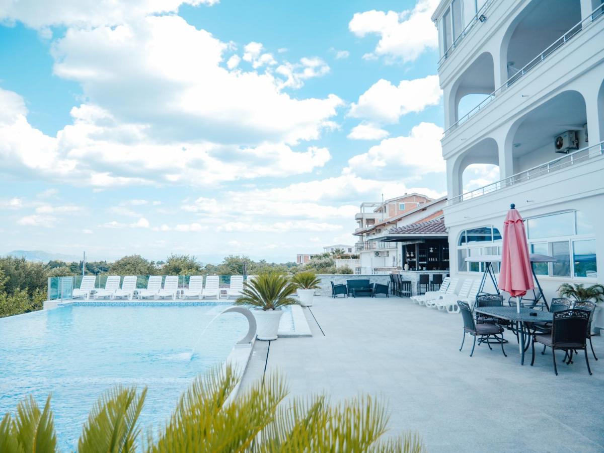 Apartments Gjenashaj ウルツィニ エクステリア 写真