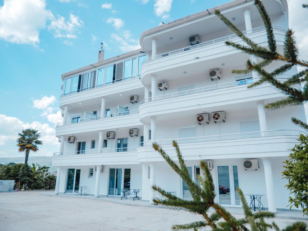 Apartments Gjenashaj ウルツィニ エクステリア 写真