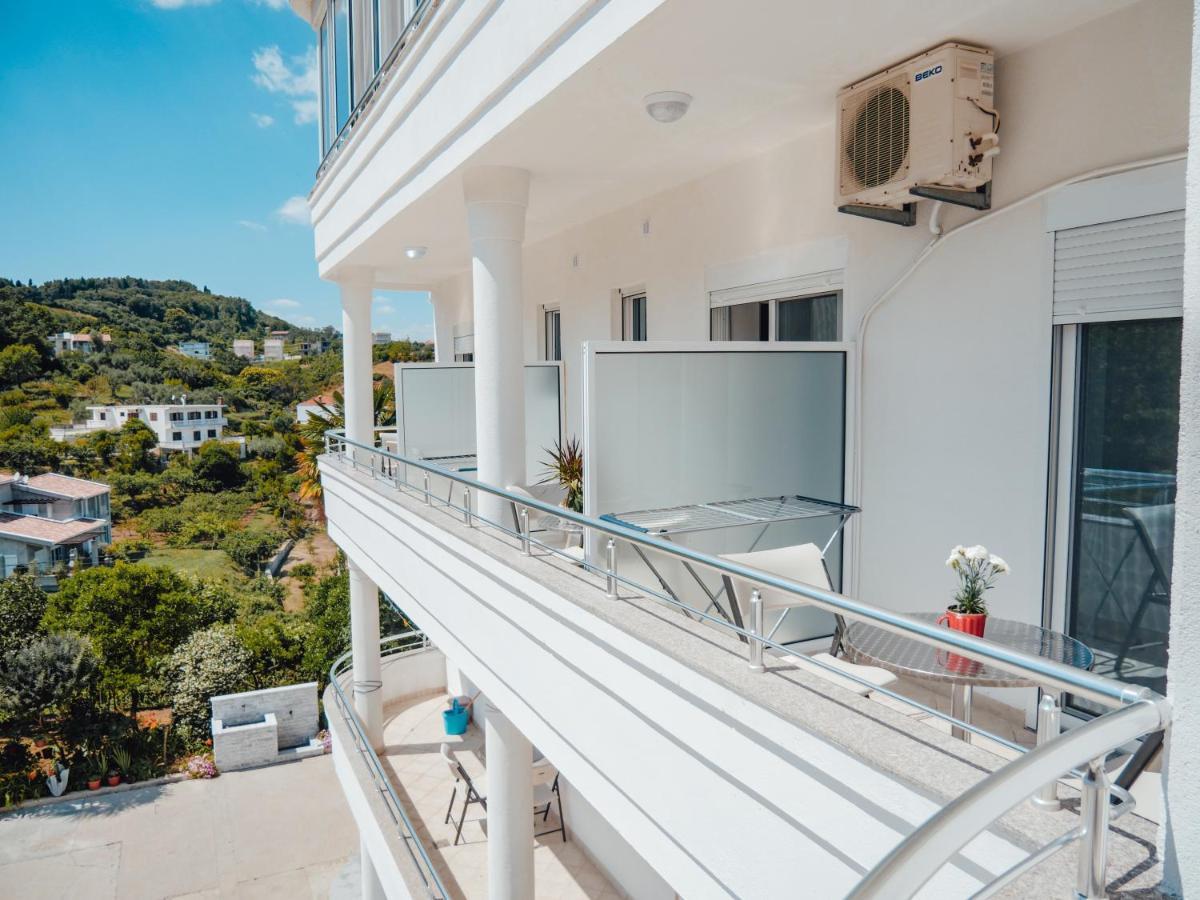 Apartments Gjenashaj ウルツィニ エクステリア 写真
