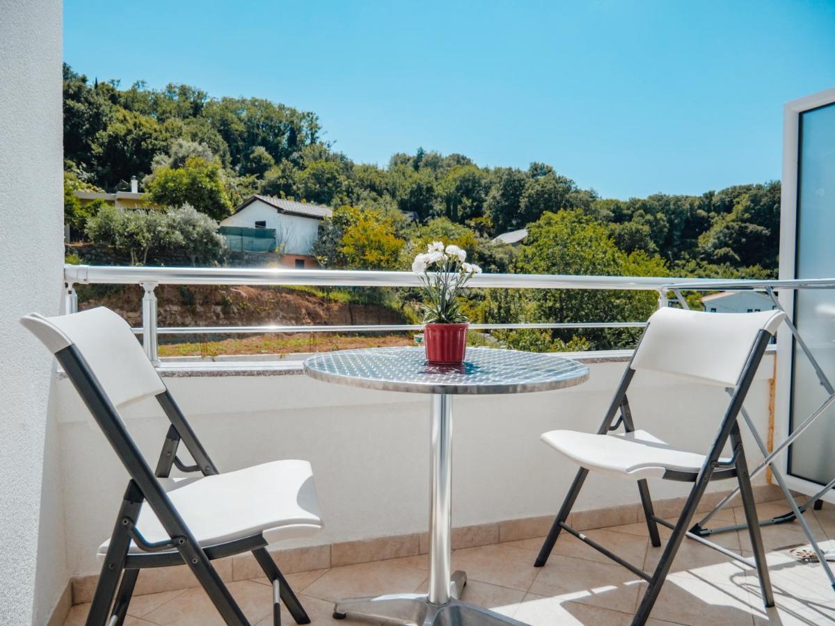Apartments Gjenashaj ウルツィニ エクステリア 写真