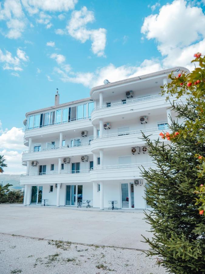 Apartments Gjenashaj ウルツィニ エクステリア 写真