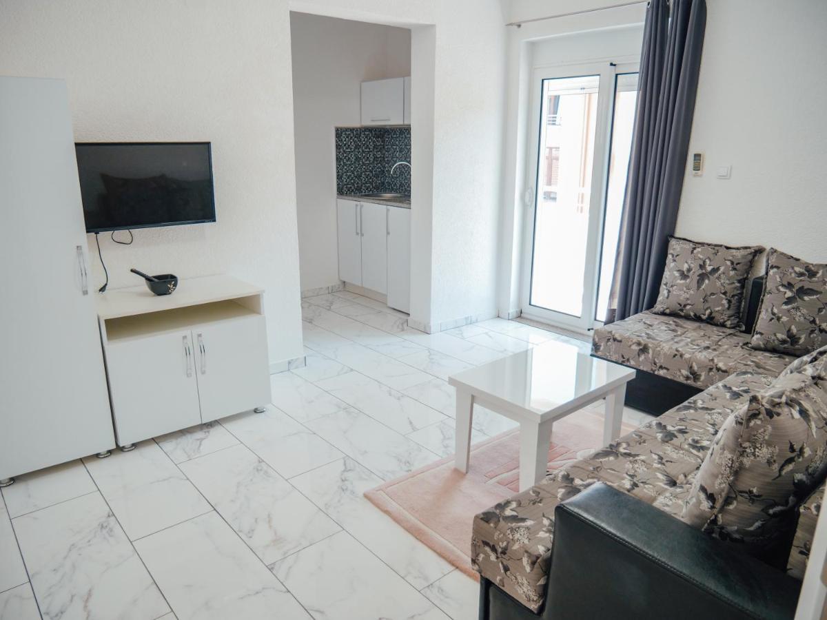 Apartments Gjenashaj ウルツィニ エクステリア 写真