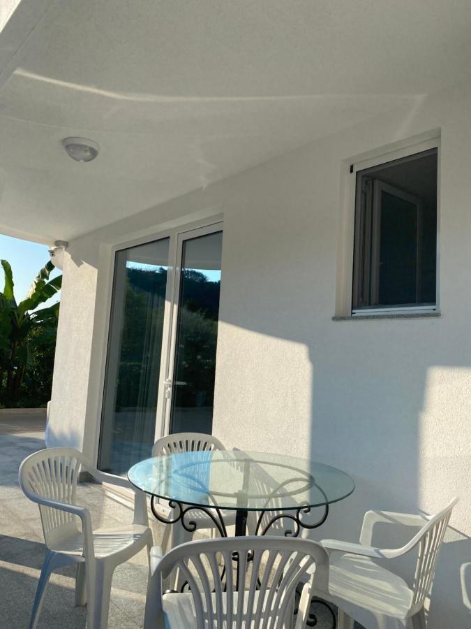 Apartments Gjenashaj ウルツィニ エクステリア 写真